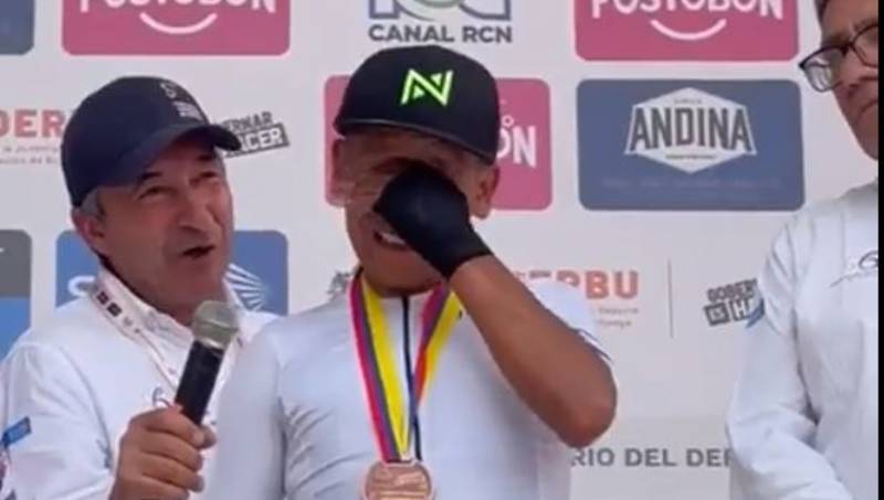 Nairo Quintana lloró de la emoción por el respaldo del público
