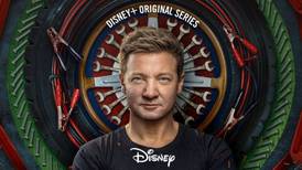 Jeremy Renner sigue recuperándose y reaparece en nuevo proyecto de Disney+