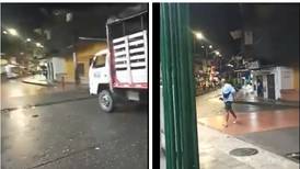 En video: Civiles corren y huyen de ataque armado en casco urbano de Istmina, Chocó
