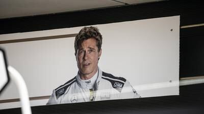 Brad Pitt deslumbró a todos pilotando a toda velocidad un F1 en Silverstone