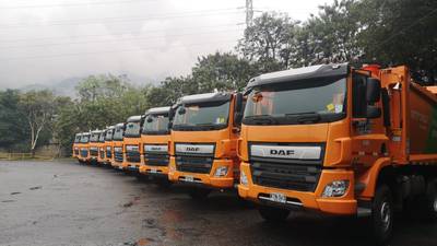 Llegan 12 camiones de recolección a Medellín para solucionar el problema de las basuras 