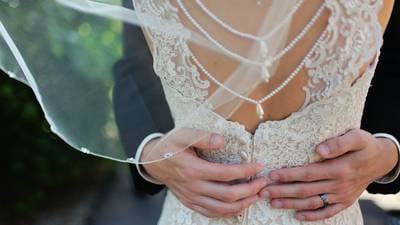 Conoce los tres perfumes ideales para las novias en su día de bodas