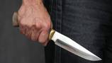En video quedó registrado cómo un extranjero atacó a otro hombre con cuchillo en mano