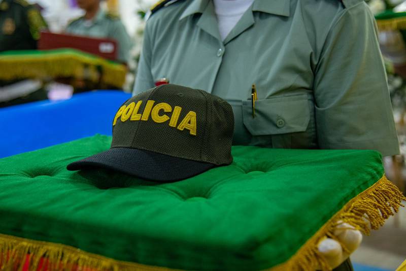 Funeral de los policías asesinados en un ataque perpetrado por una banda criminal en Colombia.