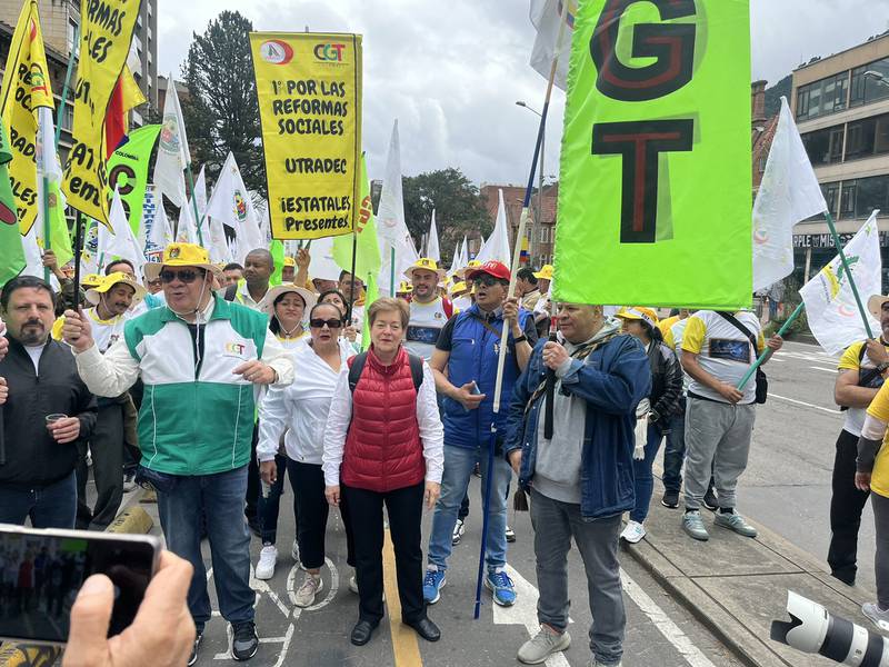 Ministra de Trabajo, Gloria Ramírez salió a marchar a las calles en Bogotá.