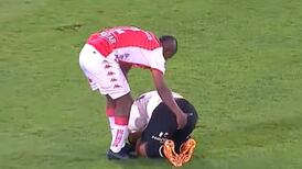 A jugador de Santa fe ‘se le fue la mano’ con un rival y protagonizó momento viral en la Sudamericana