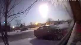 Captan el paso de un impresionante meteorito por el cielo de Michigan​