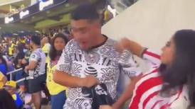 VIDEO: Aficionada se hace viral tras golpear a seguidor de equipo rival