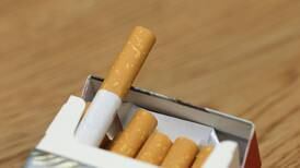 Niño de dos año fuma 40 cigarrillos al día