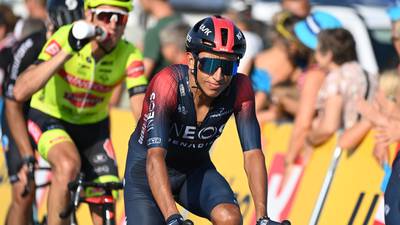 Qué mala suerte la de Egan Bernal: se retiró de la Vuelta a Catalunya por caída