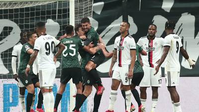 Polémicas decisiones del VAR enmarcaron el triunfo del Sporting Lisboa ante Besiktas