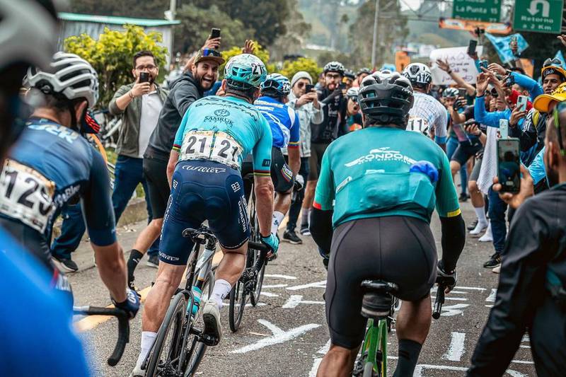 Casi roban a Mark Cavendish en plena competencia del Tour Colombia