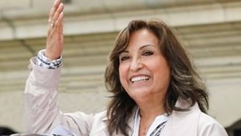 Perú: Dina Boluarte, la vicepresidenta será la primera mujer en dirigir el  país