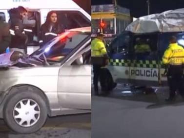 Aparatoso accidente de una patrulla de la policía en Bogotá que se volcó en Alcázares