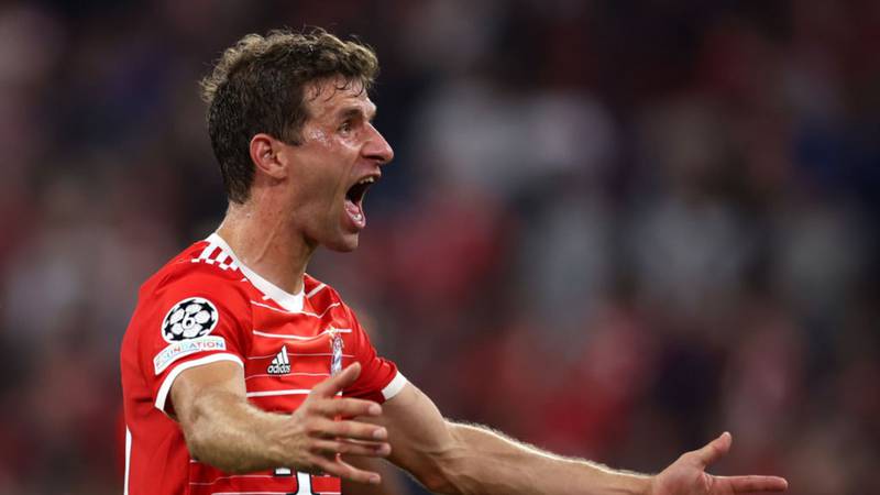 Thomas Müller fue víctima de robo mientras jugada con el Bayern Munich.