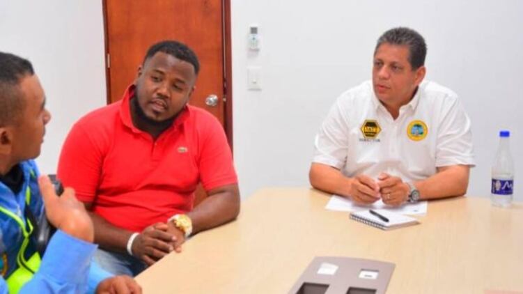 Un taxista cobró $100.000 por una carrera que normalmente cuesta $10.000.