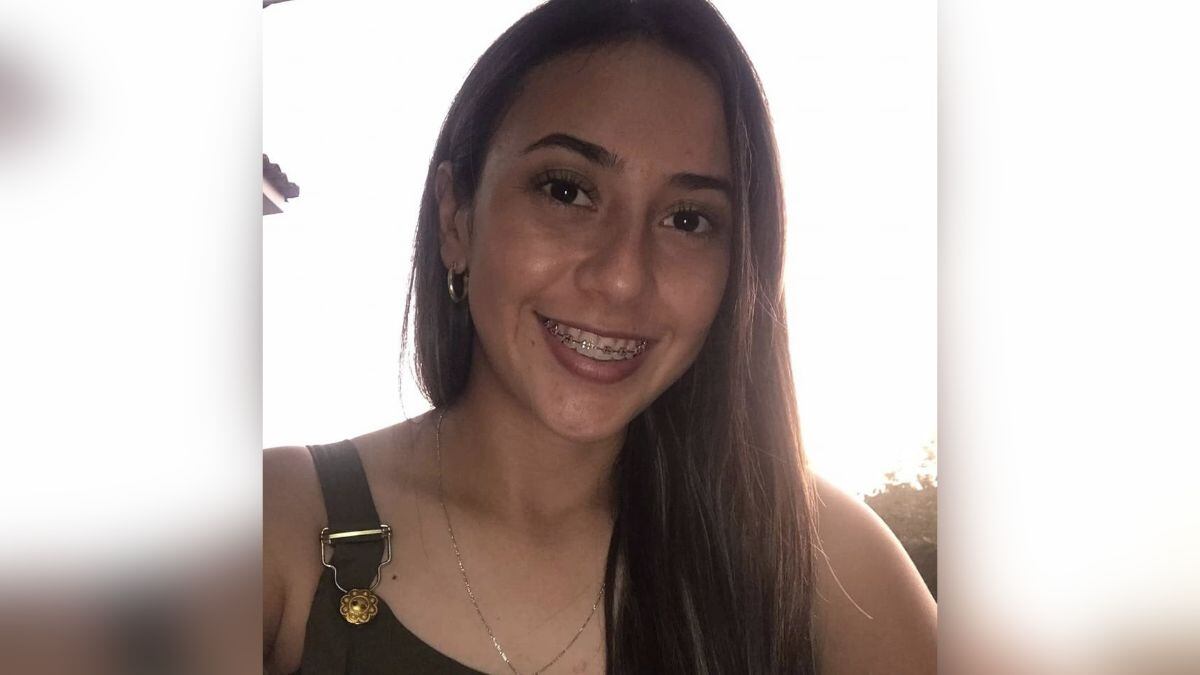 Una mujer quedó en medio de una balacera y terminó falleciendo debido a la gravedad de sus heridas.