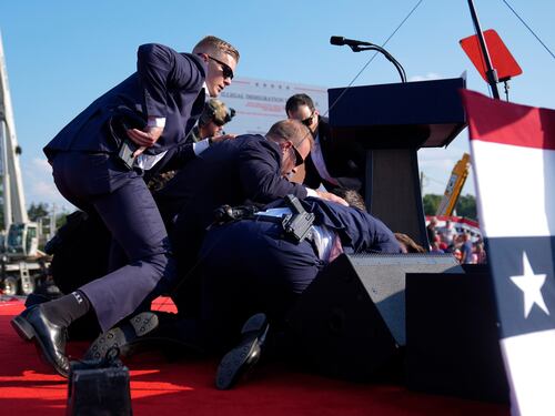 VIDEOS: así fueron los momentos más dramáticos del atentado que sufrió Donald Trump en Pensilvania