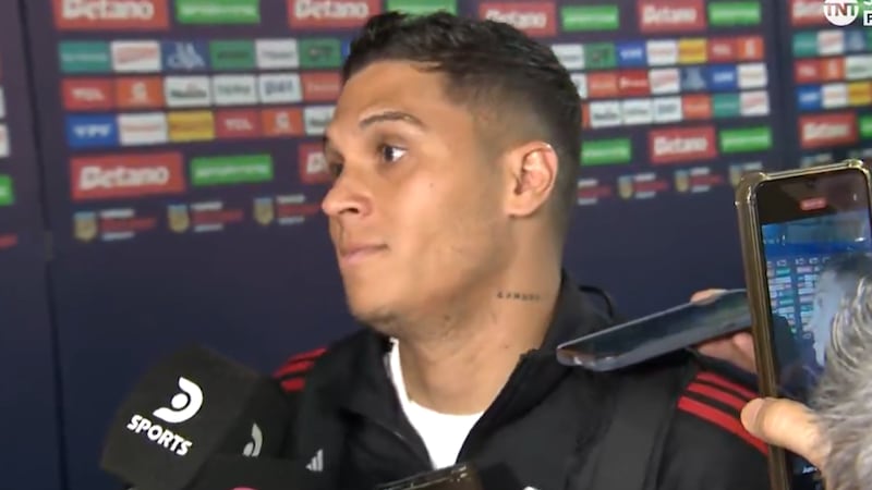 Juan Fernando Quintero tuvo picante cruce con periodista tras perder el clásico contra Boca, “hay que respetar un poco”