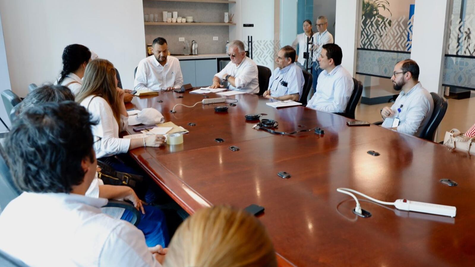 Superservicios interviene empresa de energía que se declaró en quiebra y nombra a interventor.