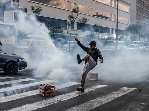 Caos en Perú: reportan dos personas muertas durante protestas por destitución de Pedro Castillo