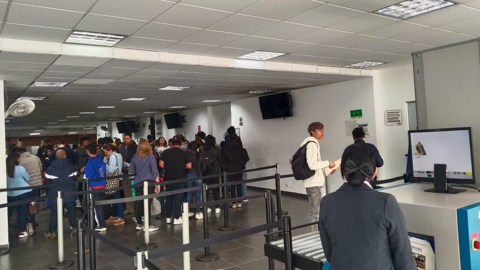 Pasaportes bajan de precio en Colombia