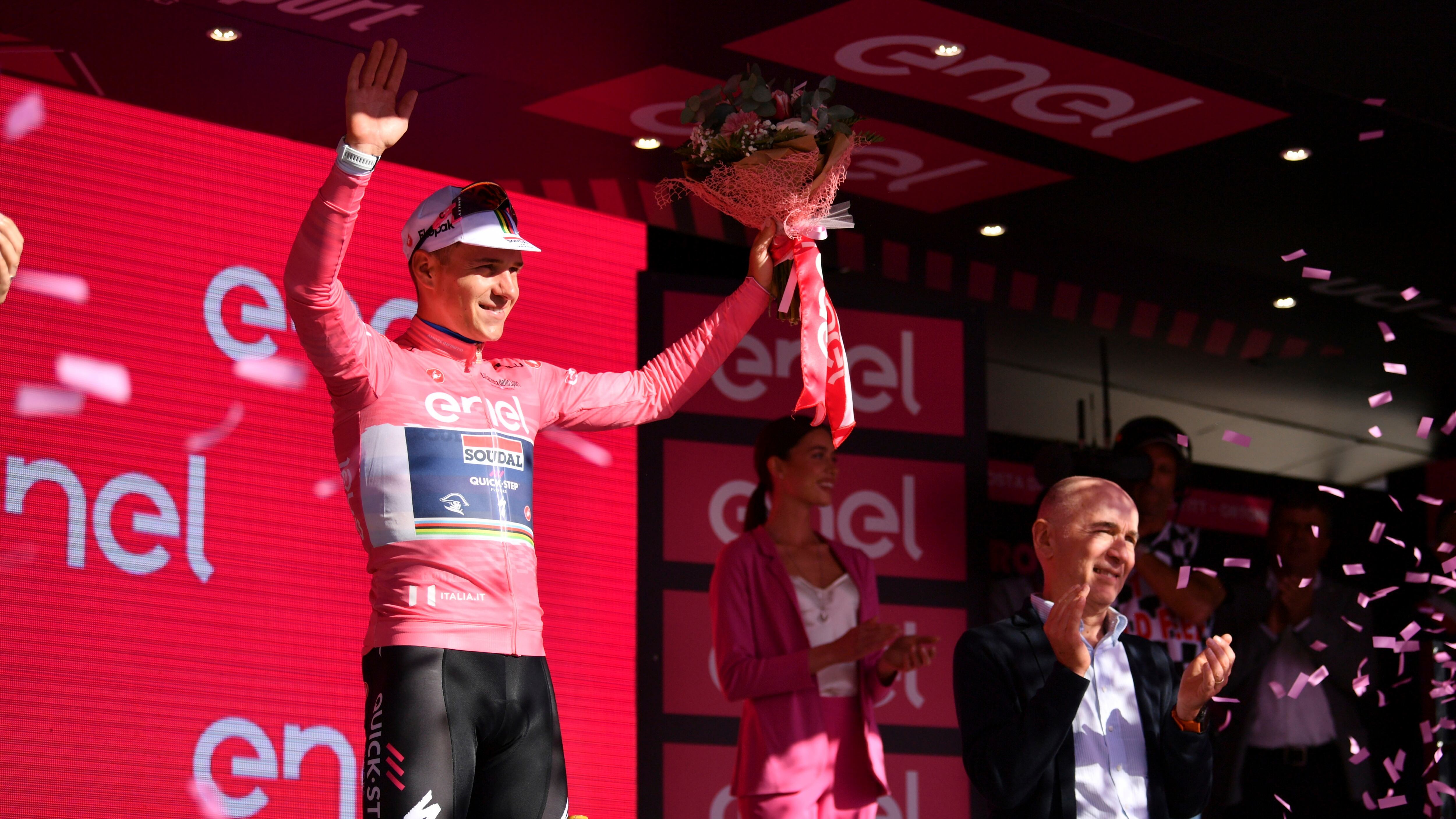 Remco Evenepoel le dino adiós al Giro de Italia.
