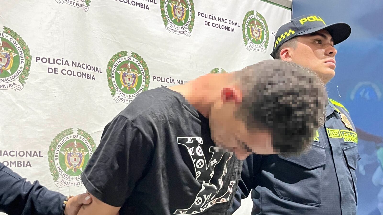 Por el tatuaje en el cuello fue identificado el ladrón de supermercados.