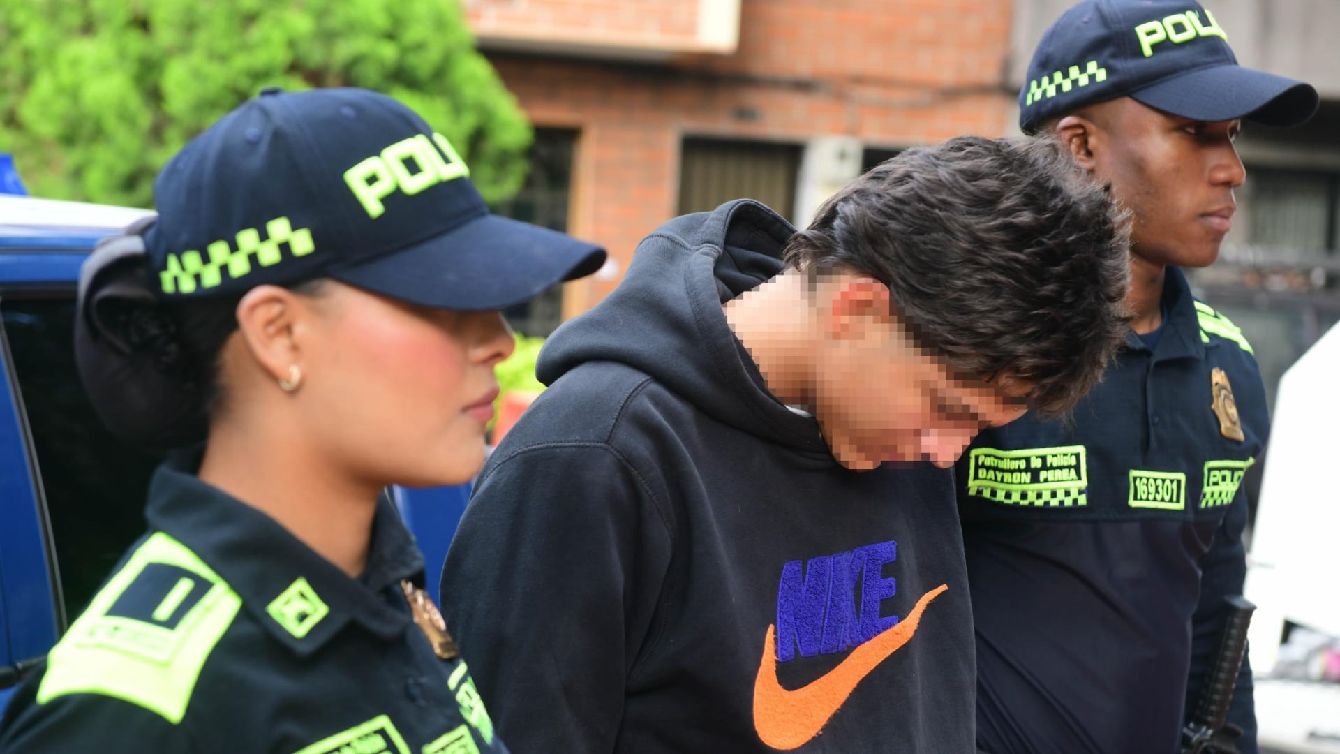 Intento de robo a mujer policía