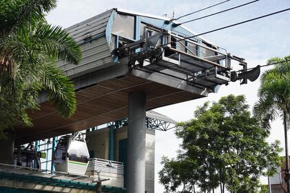 Una cabina del metrocable se desplomó en Medellín
