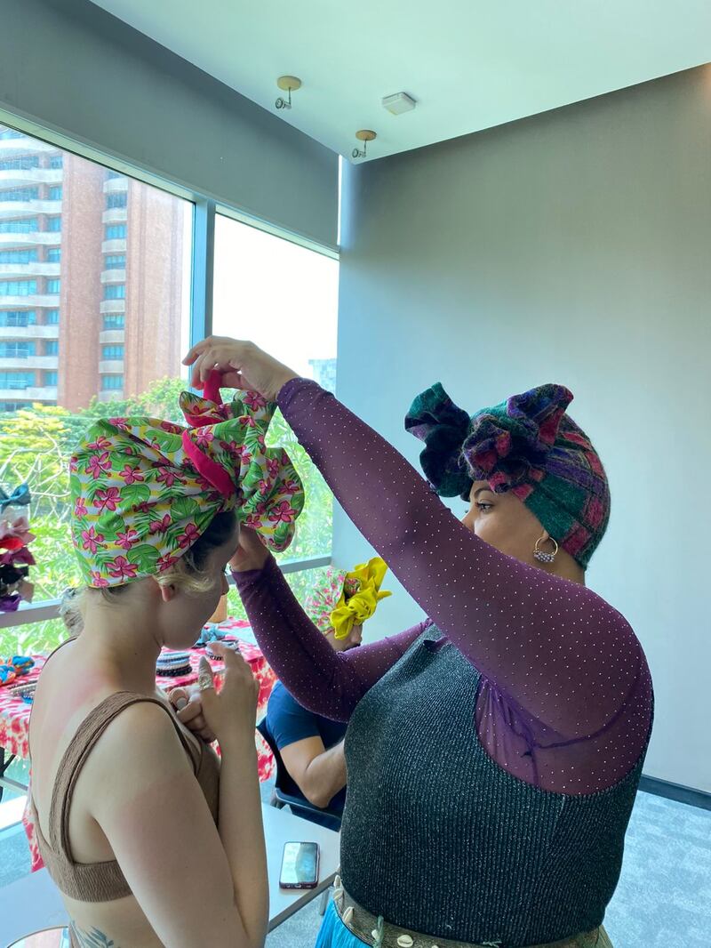 Foto del taller de turbantes.