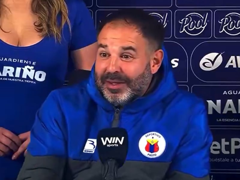 “Me respeta”, DT del Pasto se desató contra los periodistas y hasta pidió sacar a uno de la rueda de prensa
