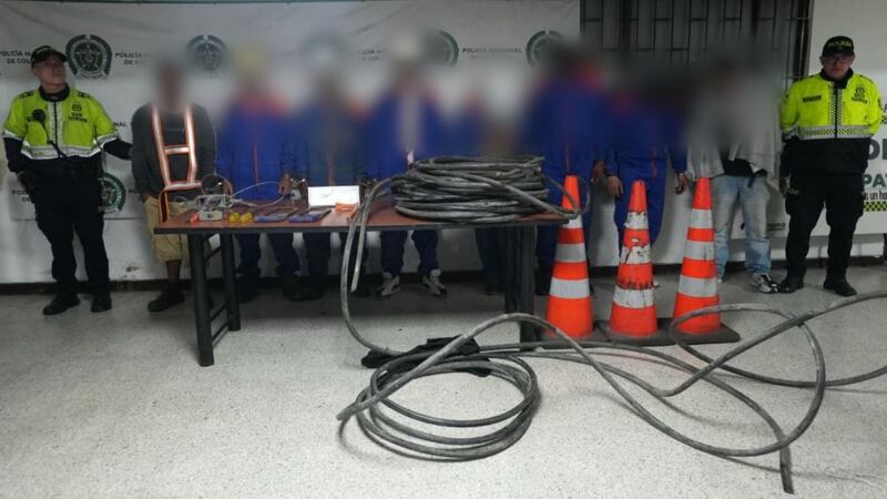 Descubren a numerosa banda de sujetos que pretendían robar fibra óptica en Barrios Unidos