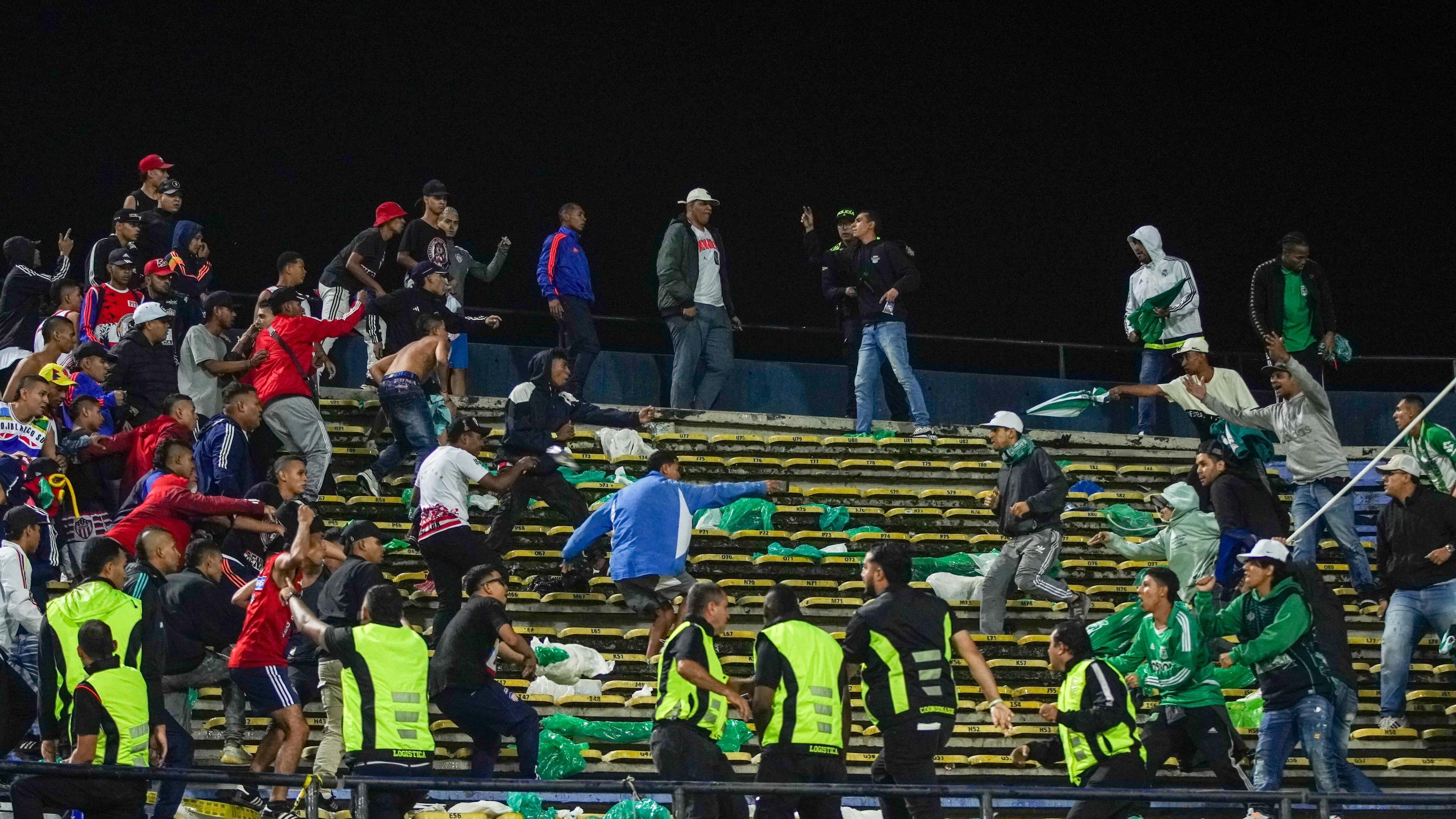 Desmanes en el Atanasio Girardot en partido de Atlético Nacional y Junior