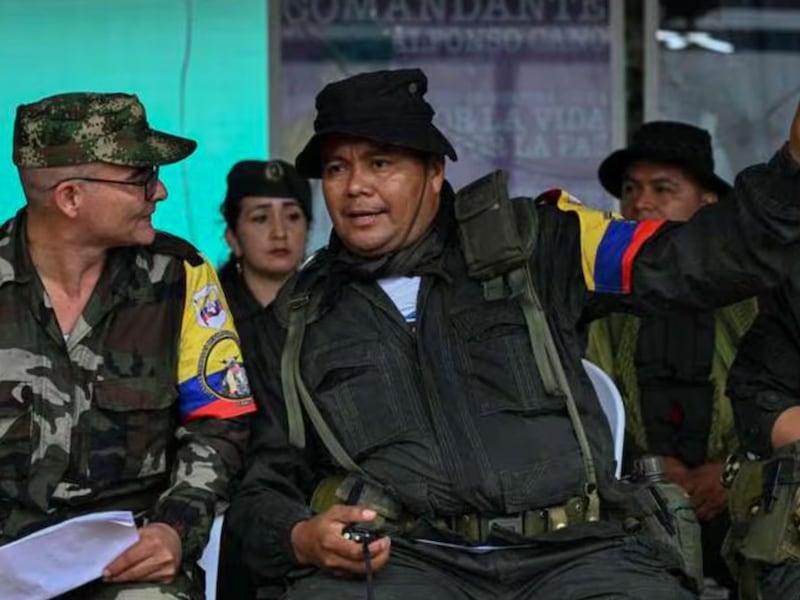 El colmo: Disidencias de las Farc adelantan carnetización ilegal en zonas rurales del Meta y Guaviare para controlar el voto