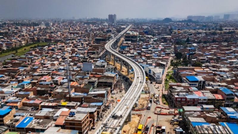 El Metro de Bogotá completa 9 kilómetros de viaducto y recibe su tercer tren: así avanza la Línea 1