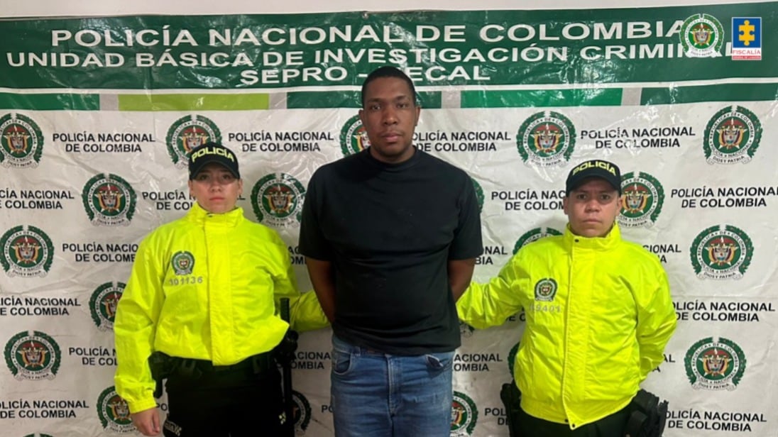 Capturan a mototaxista por tentativa de feminicidio y abuso de menor en Cali.