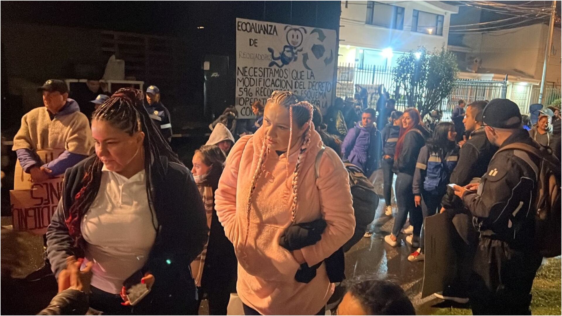 Protesta de recicladores en Bogotá: reclaman mejores condiciones laborales y pagos justos (Redes sociales de @Asorescol20)