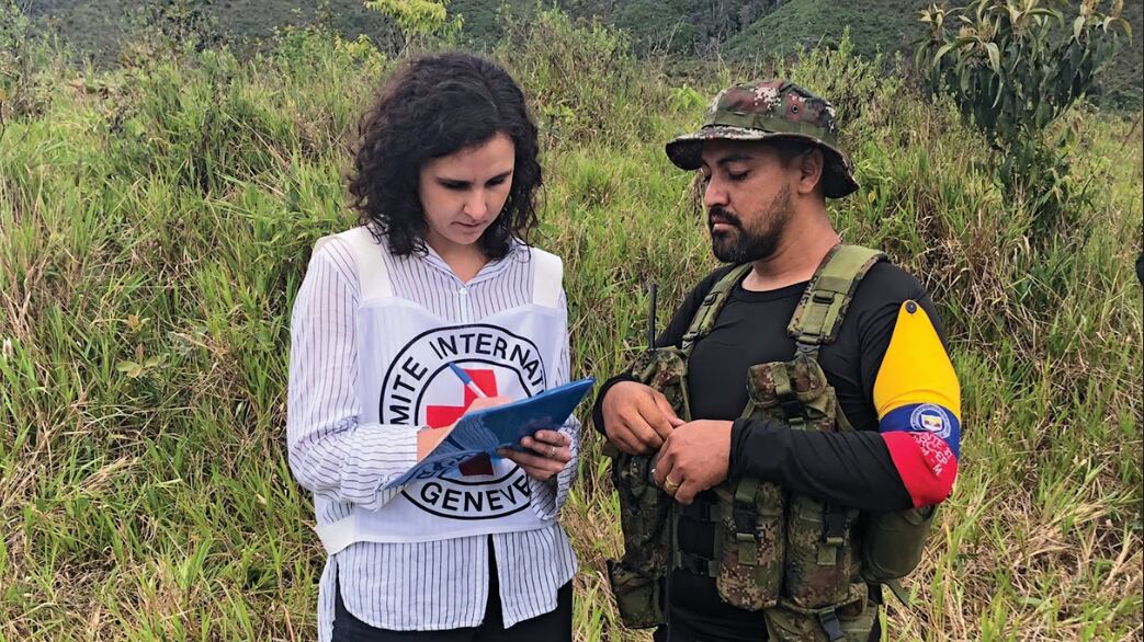 El CICR trabaja en terreno tratando de hacer que se cumpla el derecho internacional humanitario.