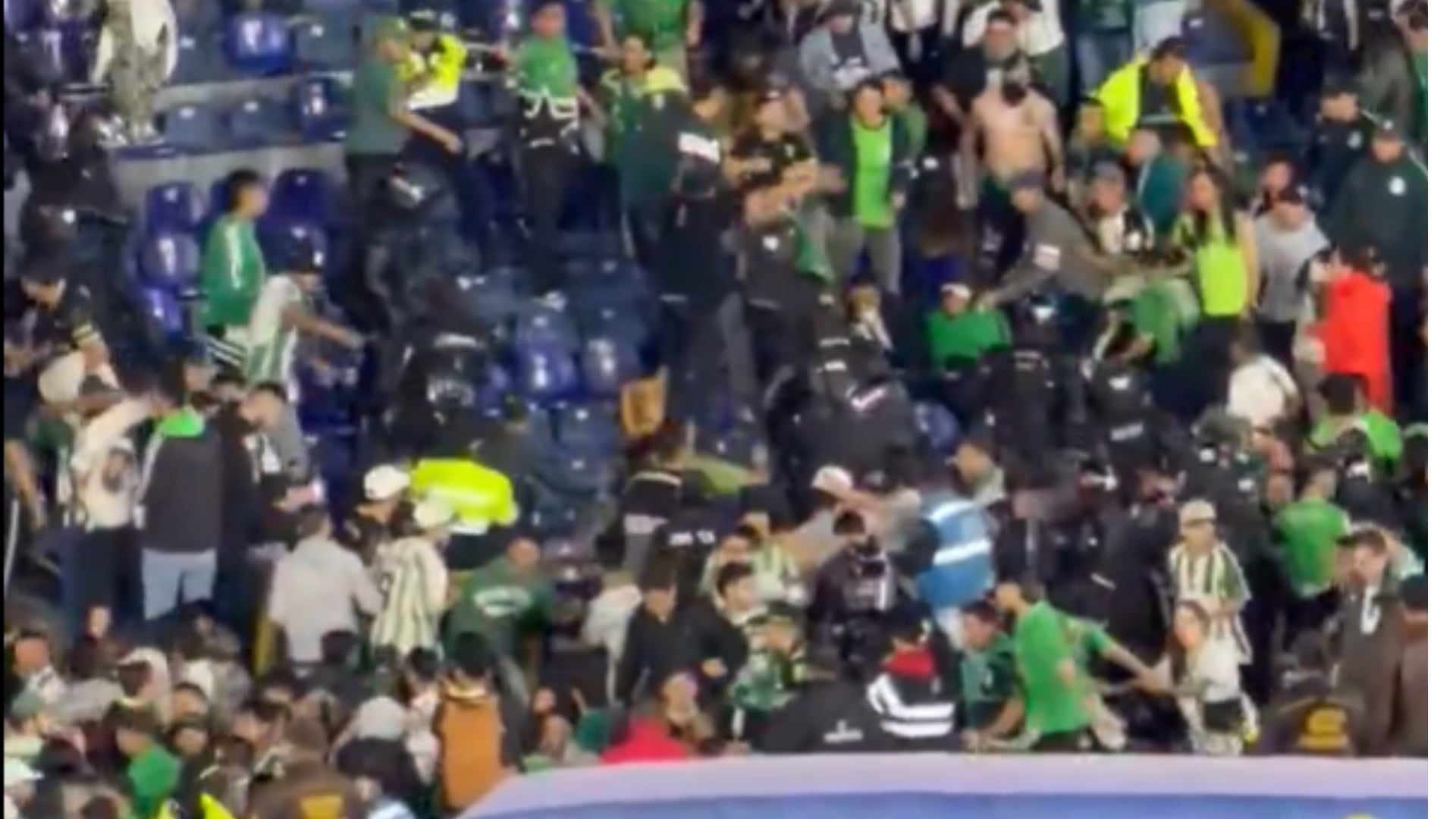 Hinchas de Atlético Nacional se pelearon, no contra los de Santa Fe, sino entre sí