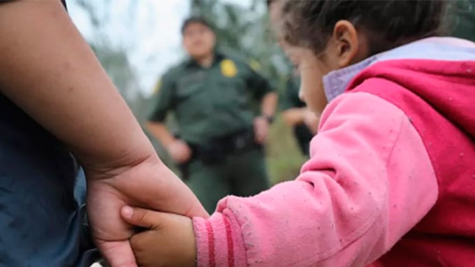 La violencia armada no es un tema sencillo de conversar con niños.