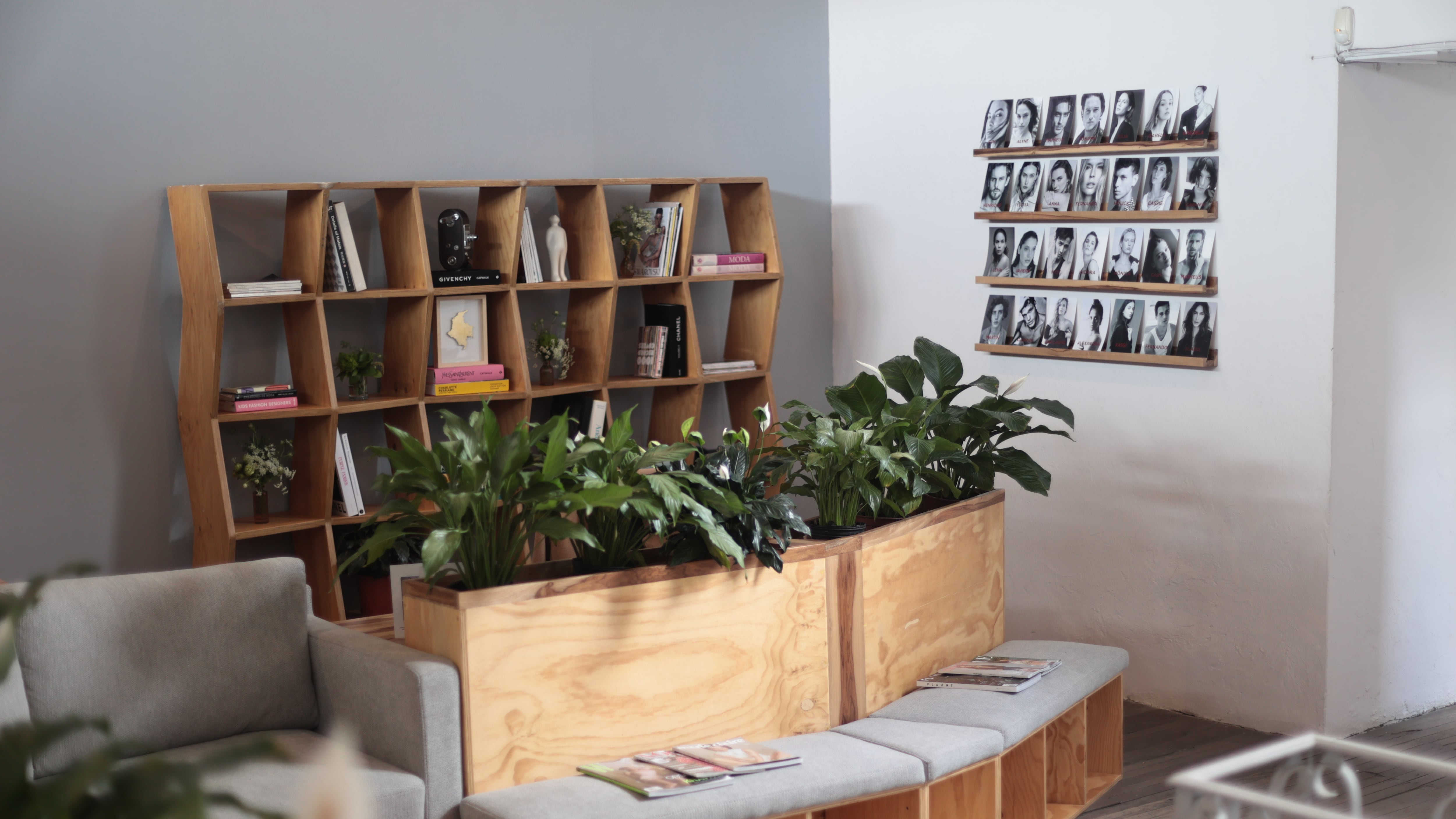 Foto cuatro mujeres transforman la industria del modelaje colombiano con una propuesta que va más allá de la belleza..