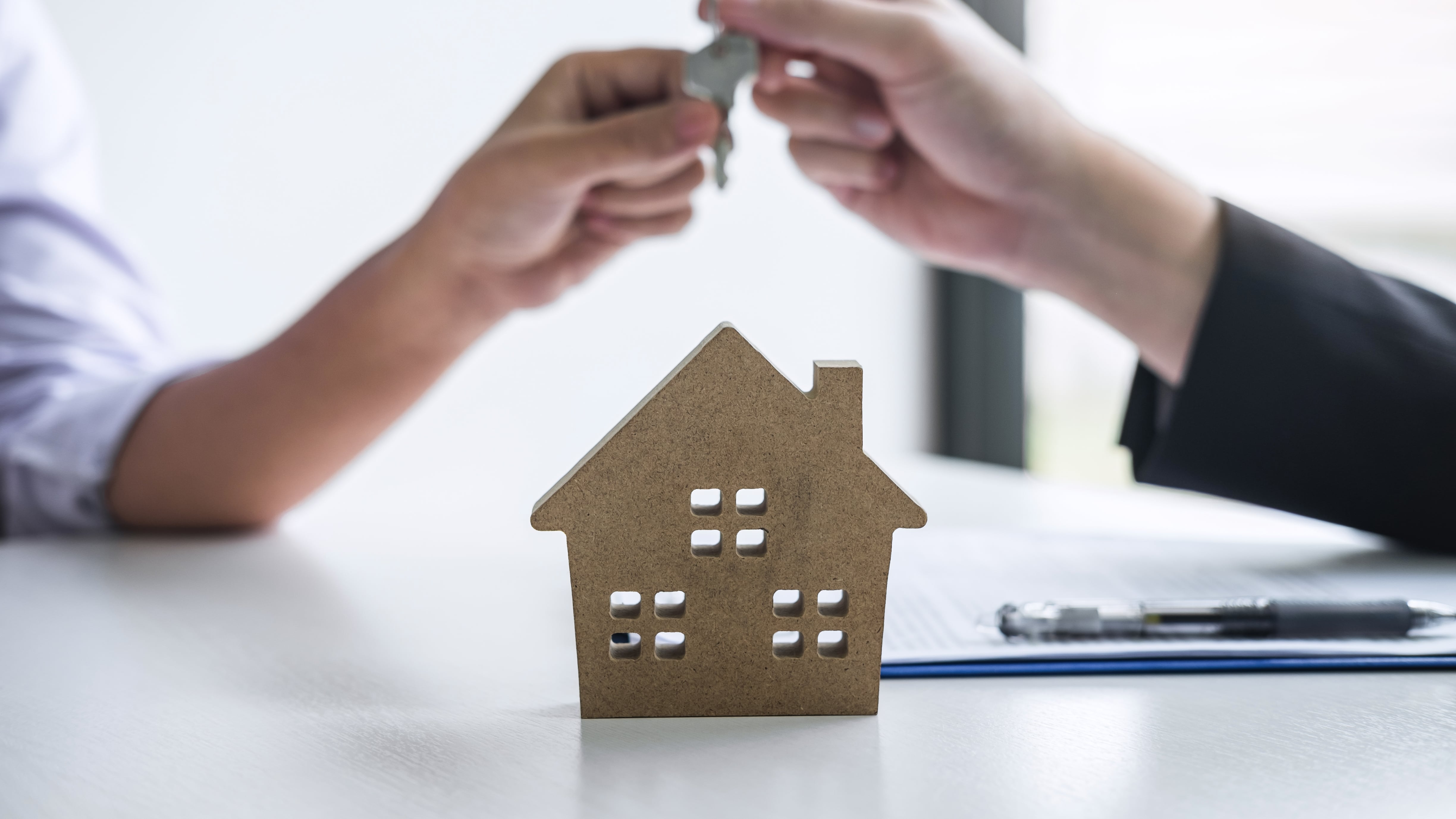 El BIESS mantiene activo su sistema de remates de bienes inmuebles.