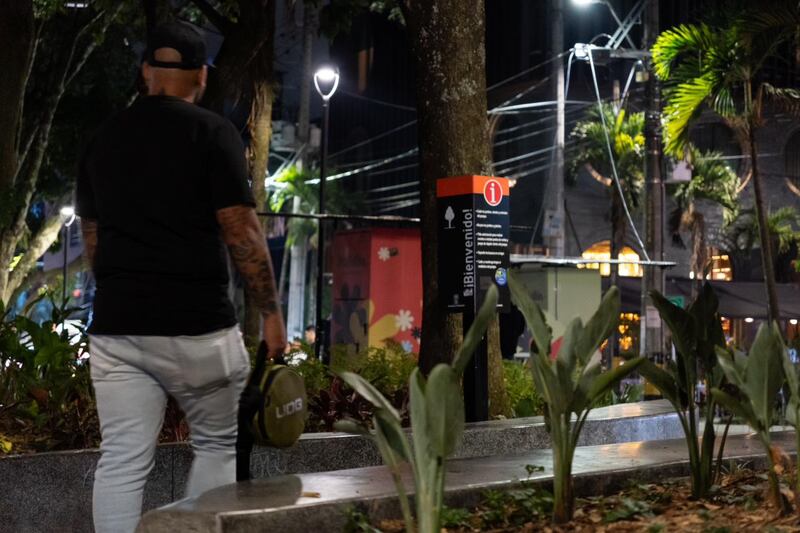 Prohíben demanda y solicitud de servicios sexuales en el Parque Lleras