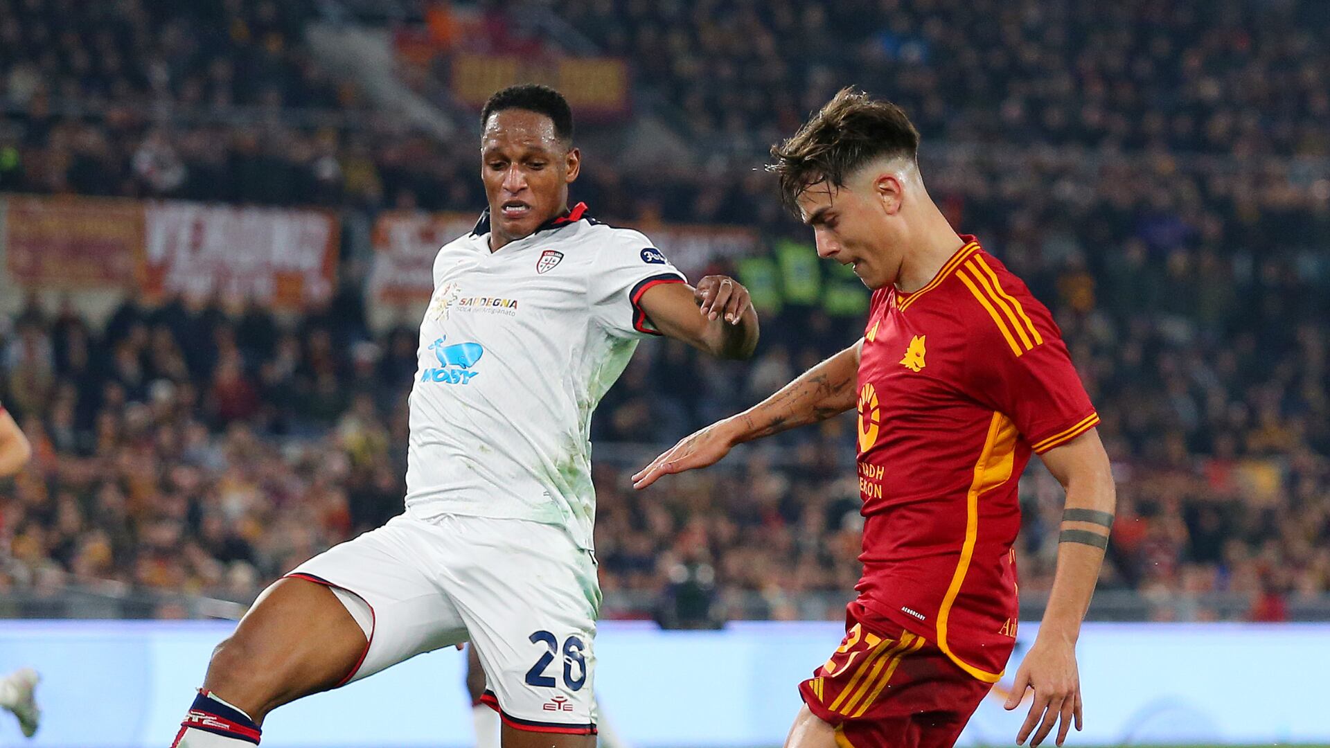 Yerry Mina volvió a jugar y no tardó en pelearse con un jugador de Argentina