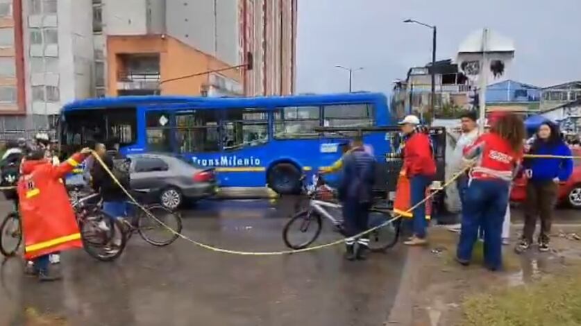 Foto del fatal accidente entre bus de TransMilenio y ciclomotor deja siniestro vial en Bogotá.