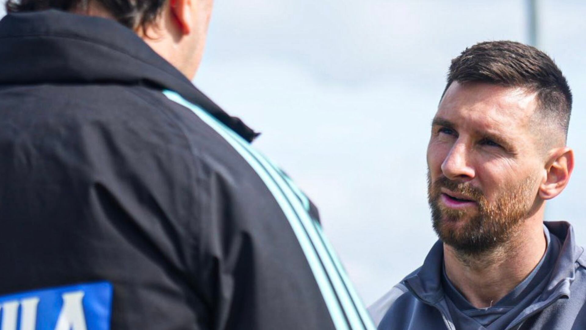 Lionel Messi apareció en un entrenamiento de la Selección Colombia y esta es la razón.