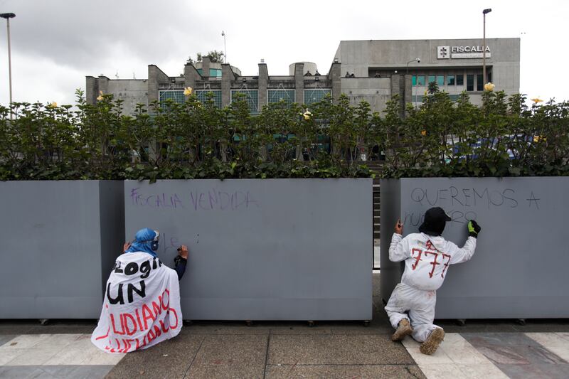 Manifestación de integrantes de la Primera Línea exigiendo la liberación de los presos políticos.