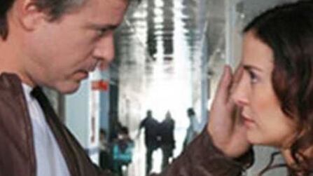 Cristina Campuzano y Diego Bertie en la película 'Esto huele mal'.