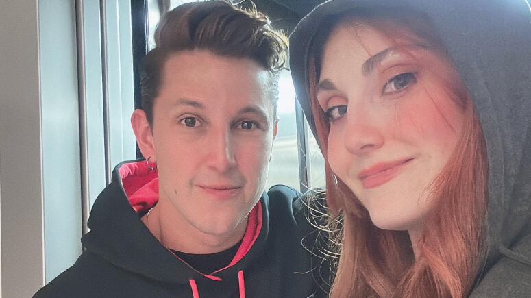 Andrés Simón y Viviana Santos desde sus redes sociales